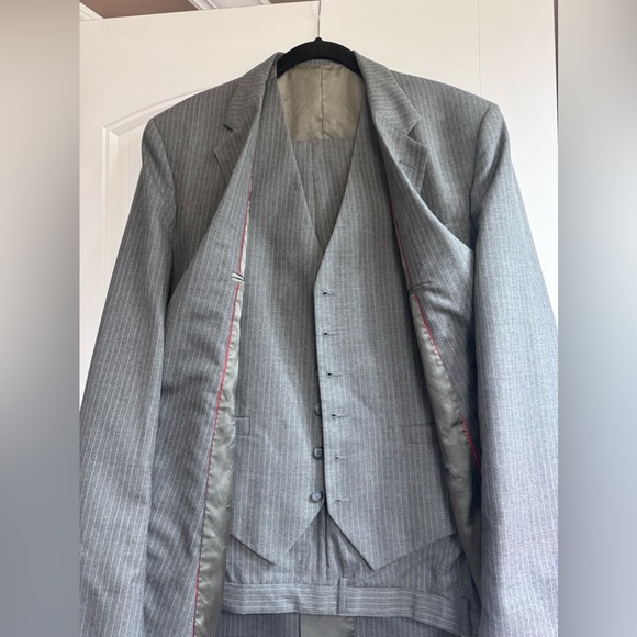 Stafford Suit - Picture 8 of 15